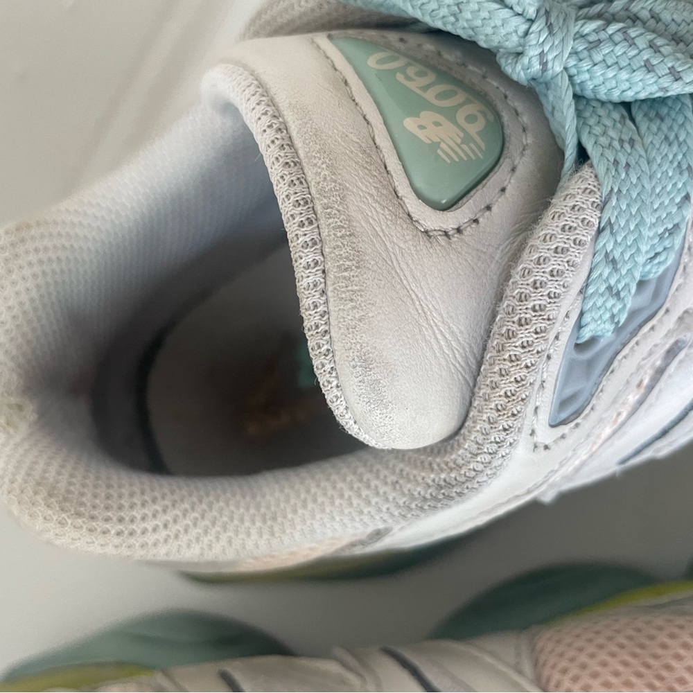 Limited Edition New Balance 9060 Moonbeam Vintage Rose - Picture 10 of 13